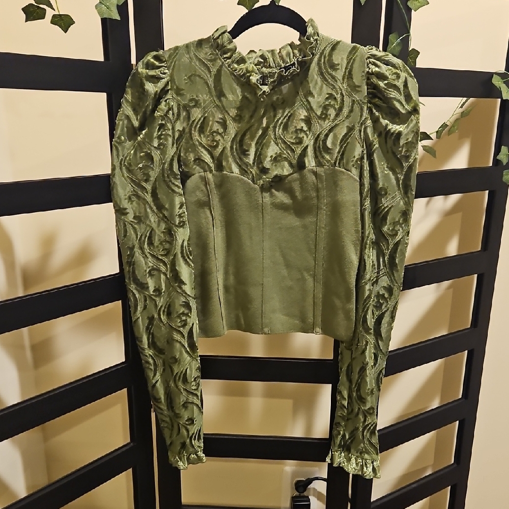 On 12th Green Textured Long Sleeve Top